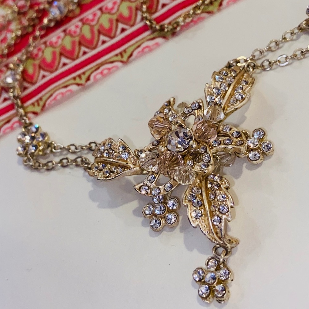 Lovely Wire-Wrapped Beaded Pink Floral RS Necklace